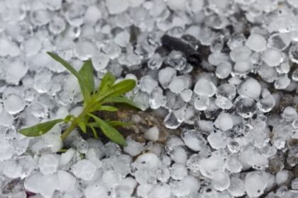 Hujan Es Turun di Jakarta Timur