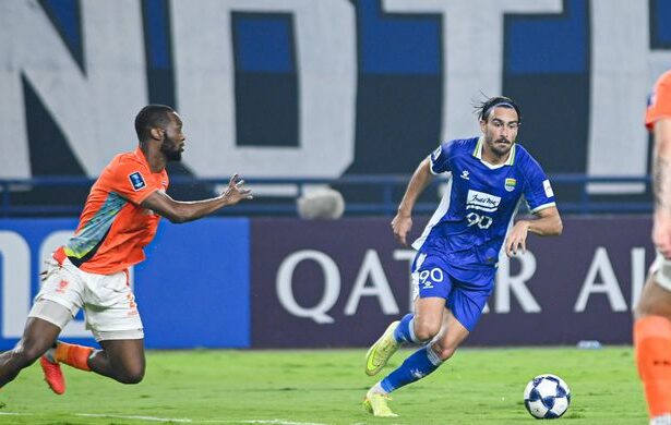 Andrew Jung Klarifikasi Insiden Suporter di GBLA