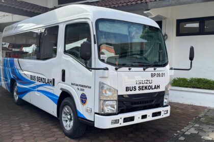 Bus Sekolah DIY