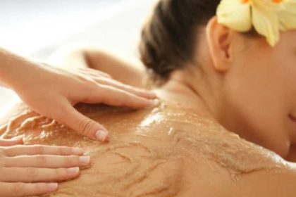 Manfaat Lulur Mandi untuk Mengangkat Sel Kulit Mati