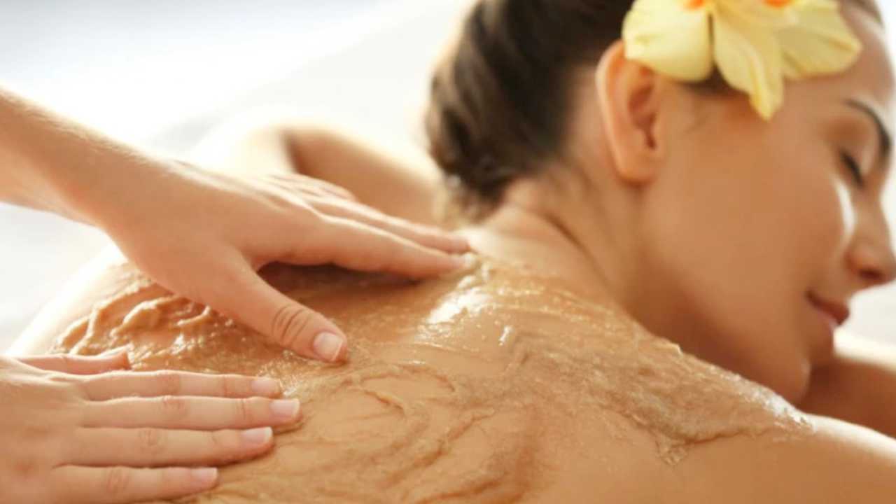 Manfaat Lulur Mandi untuk Mengangkat Sel Kulit Mati